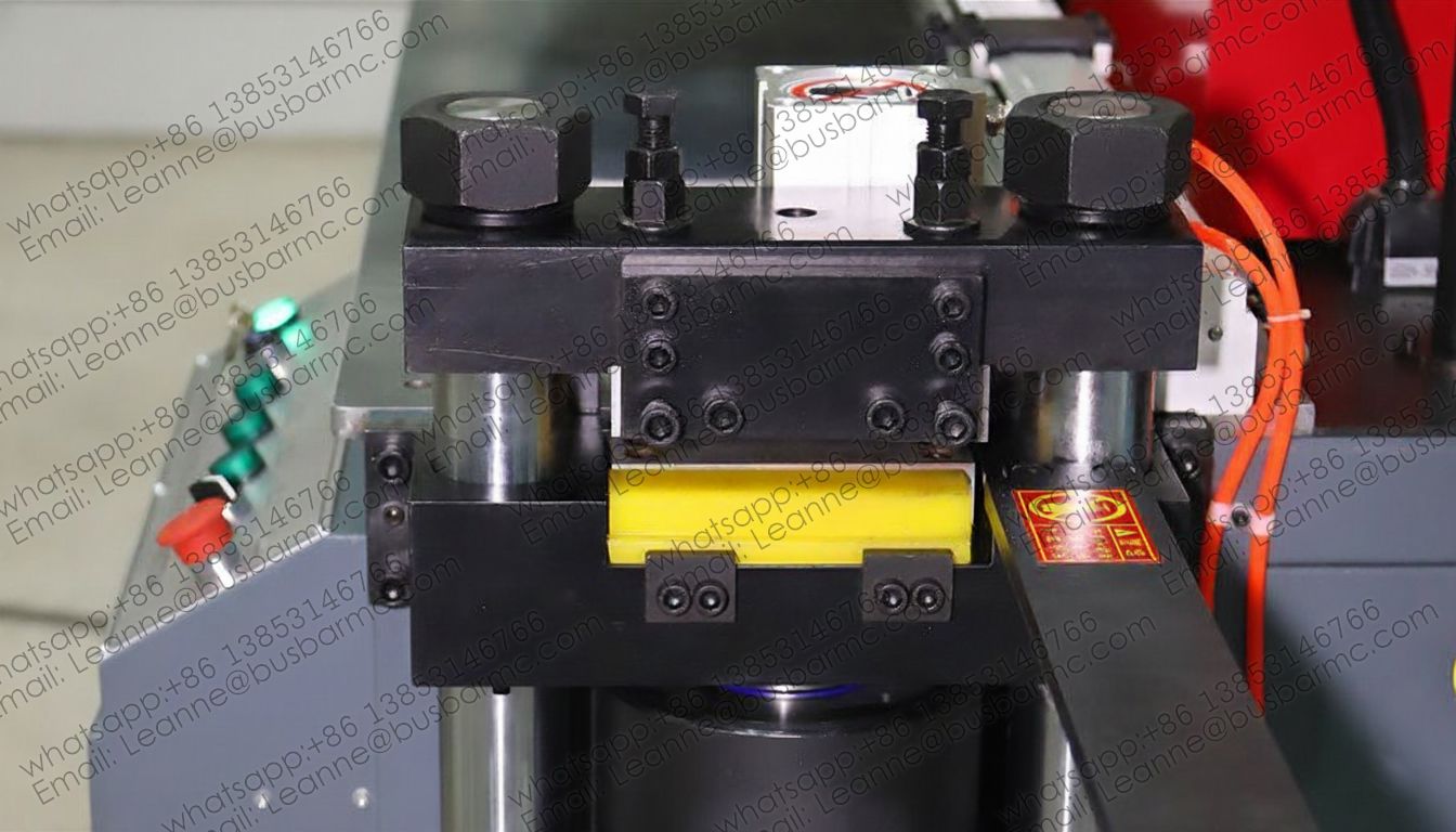 Machine de coupe de barres omnibus